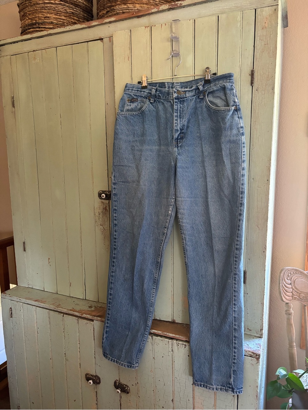 Vintage Lee Riders High-Rise Light Blue Women's Jeans — Classic Straight Fit